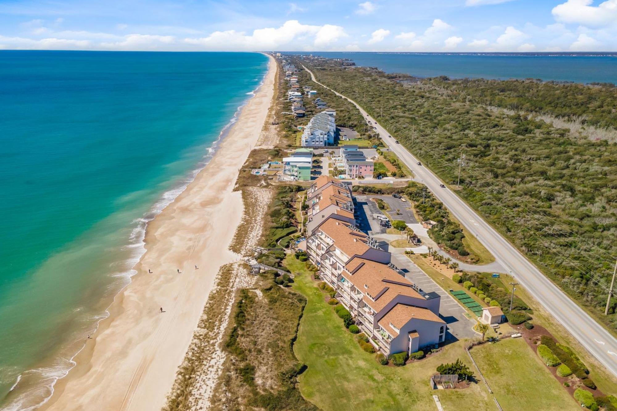 Beachwalk Pine Knoll Shores Rom bilde